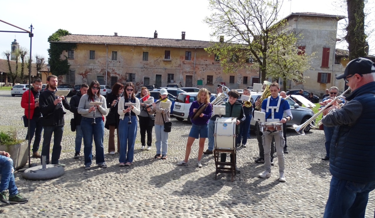 La Filarmonica in tour tra le cascine
