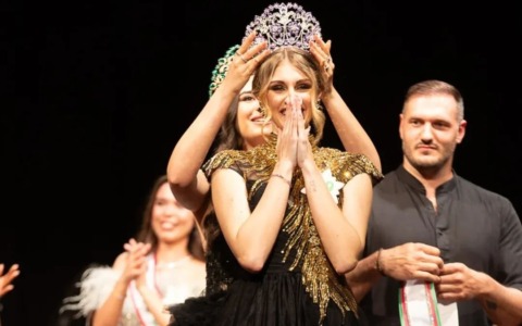 Carlotta Stronconi è la nuova Miss Paradisia 2026