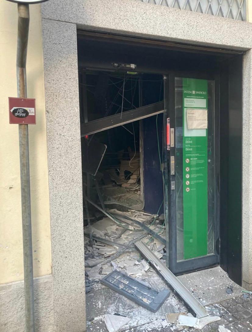 Esplosione notturna: bancomat colpito a Corbetta