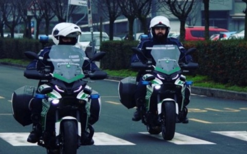 Fermato un 24enne in contromano sulla statale 494