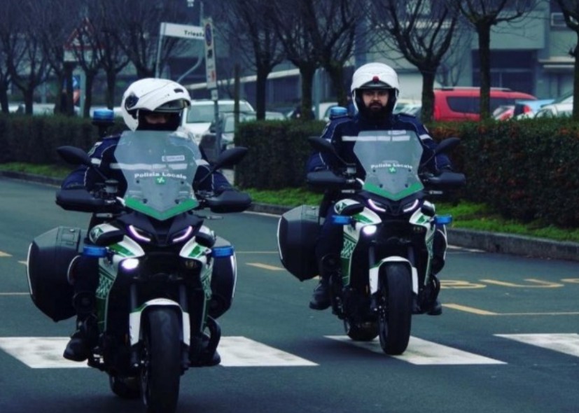 Fermato un 24enne in contromano sulla statale 494