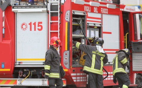 Fiamme in un box a San Pietro all’Olmo