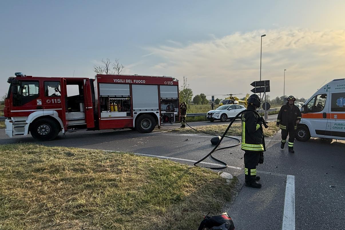 Incidente grave sulla SS494 a Gaggiano
