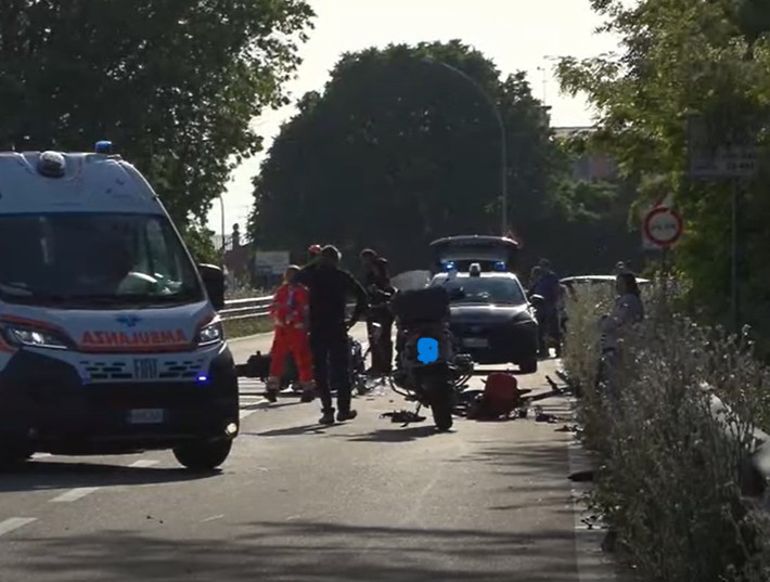 Scontro tra moto e bici, perde la vita un 66enne