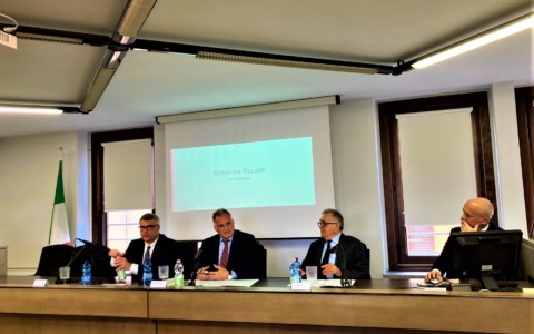 Confcommercio Alto Magentino e il senatore Garavaglia discutono le novità su RT/POS