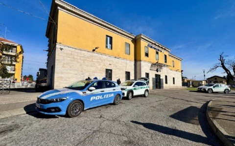 Controlli alla stazione di Abbiategrasso: denunciato per auto rubata