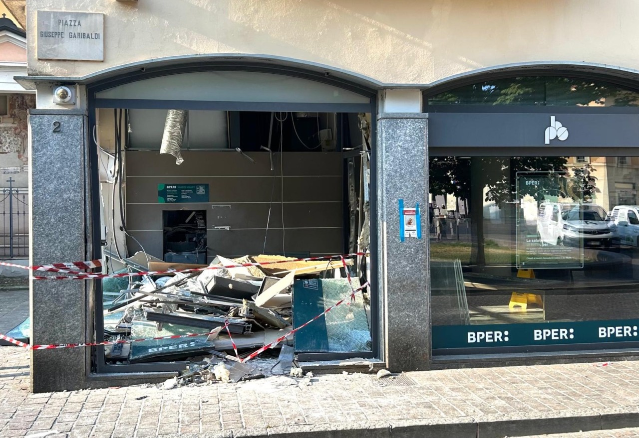 Furto al bancomat nel cuore della città