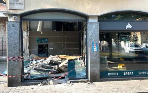 Furto al bancomat nel cuore della città