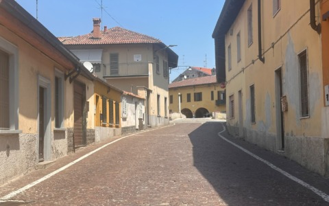 Intervento di riparazione in via 25 Aprile a Boffalora sopra Ticino