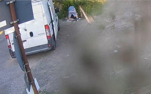 Uomo denunciato per abbandono di rifiuti: sanzione e patente ritirata